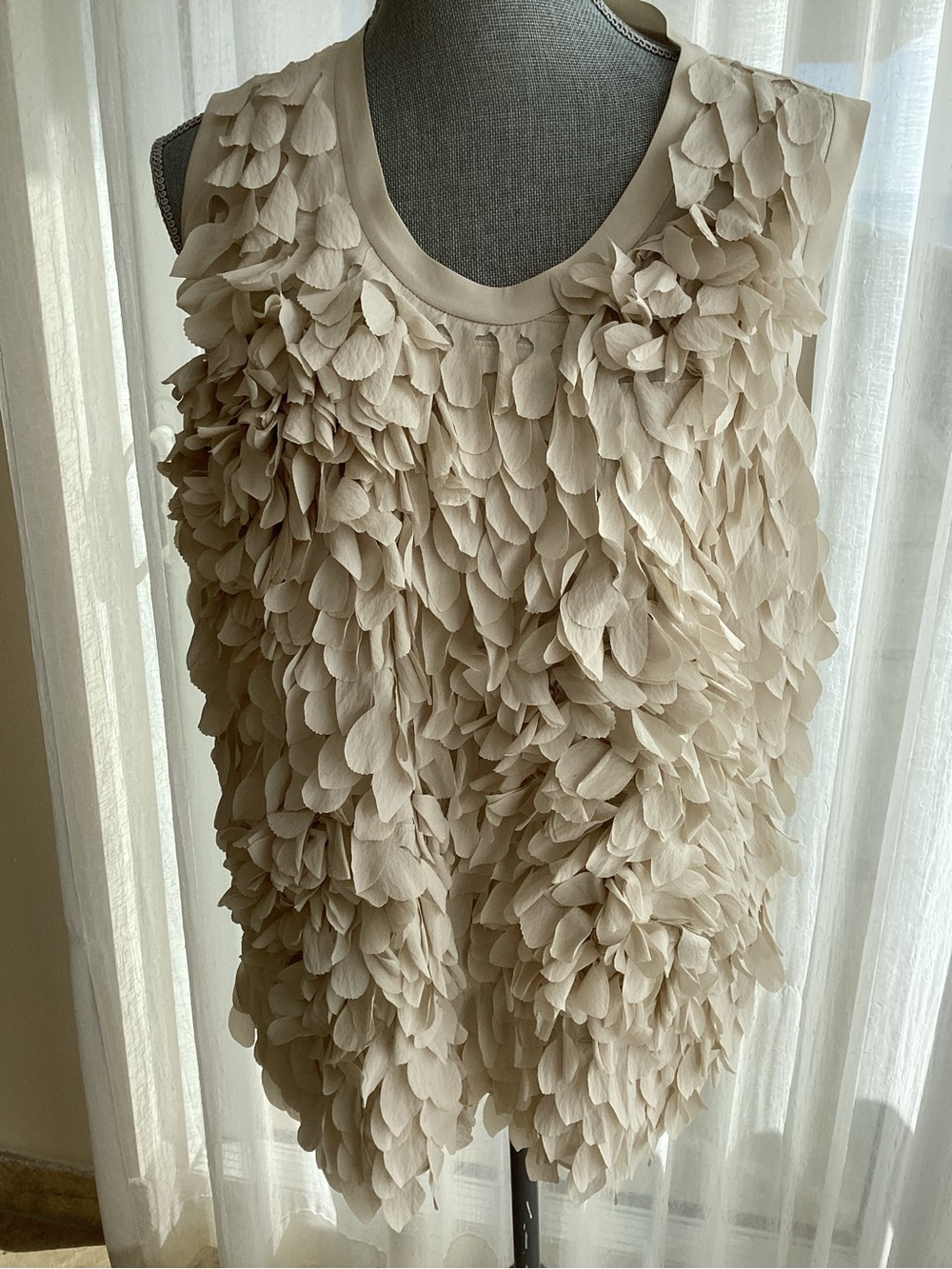 Brunello Cucinelli  Silk Petal Appliqué Top Blouse  sz M NWT - Picture 4 of 6